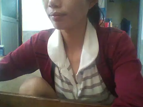 Snapshot of Lyly999 chatting on 10/20/25, 12:44 Lyly999 online show from 10/20/25, 12:44