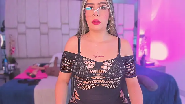 Snapshot of Samarafernandez chatting on 09/26/25, 03:54 Samarafernandez online show from 09/26/25, 03:54