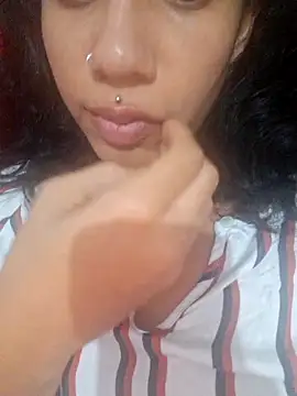 Snapshot of RavenShyfit chatting on 11/11/25, 04:12 RavenShyfit online show from 11/11/25, 04:12