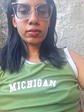 Snapshot of RavenShyfit chatting on 11/15/25, 07:21 RavenShyfit online show from 11/15/25, 07:21