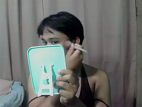 Snapshot of pinaymorena_zeinab chatting on 06/19/26, 09:35 pinaymorena zeinab online show from 06/19/26, 09:35