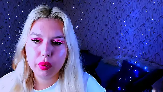 ChloeRicc online show from 10/07/25, 08:22