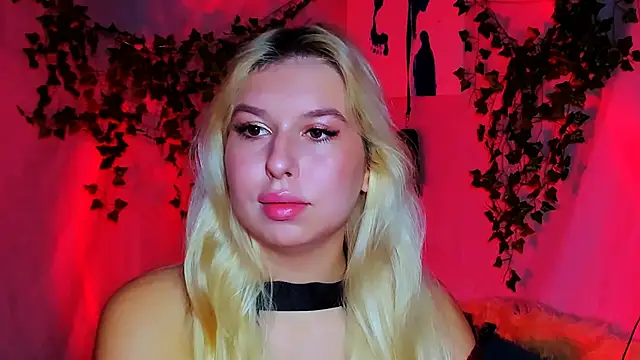 ChloeRicc online show from 11/24/25, 10:59