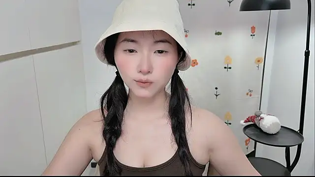 Snapshot of Rosalind_xixi chatting on 05/26/26, 01:40 Rosalind xixi online show from 05/26/26, 01:40
