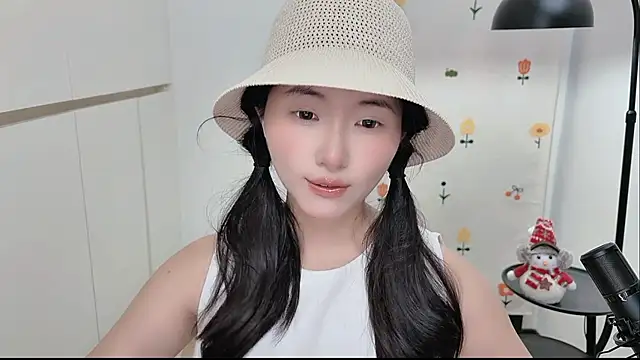 Snapshot of Rosalind_xixi chatting on 05/30/26, 02:03 Rosalind xixi online show from 05/30/26, 02:03