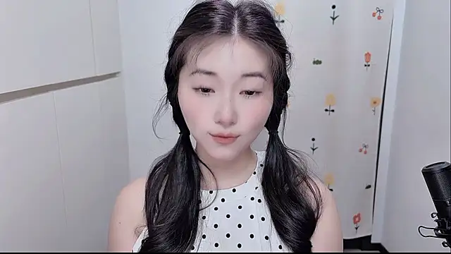Snapshot of Rosalind_xixi chatting on 06/07/26, 03:32 Rosalind xixi online show from 06/07/26, 03:32