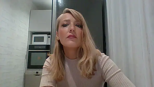 Snapshot of Vexxaa chatting on 09/26/25, 03:49 Vexxaa online show from 09/26/25, 03:49