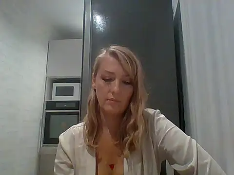 Snapshot of Vexxaa chatting on 11/12/25, 05:02 Vexxaa online show from 11/12/25, 05:02