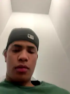 Snapshot of fuego01 chatting on 11/27/25, 06:37 fuego01 online show from 11/27/25, 06:37