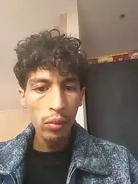 Snapshot of lusiboy96 chatting on 10/14/25, 07:42 lusiboy96 online show from 10/14/25, 07:42