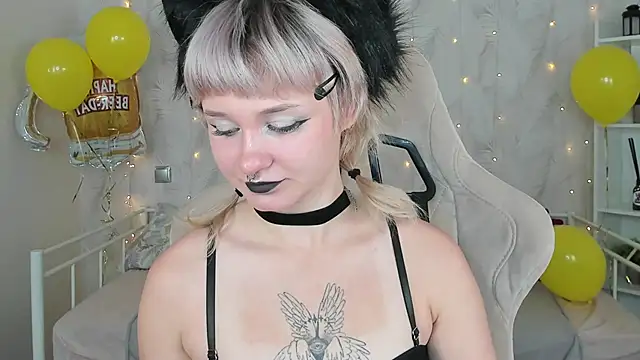 Tori Cutie online show from 10/03/25, 05:37