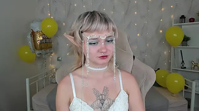 Tori Cutie online show from 10/05/25, 12:09