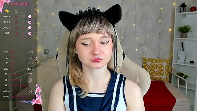 Snapshot of Tori_Cutie chatting on 03/08/26, 12:08 Tori Cutie online show from 03/08/26, 12:08