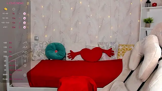 Snapshot of Tori_Cutie chatting on 03/18/26, 12:03 Tori Cutie online show from 03/18/26, 12:03