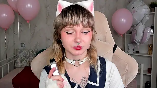 Snapshot of Tori_Cutie chatting on 04/02/26, 12:08 Tori Cutie online show from 04/02/26, 12:08