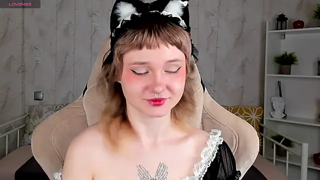 Snapshot of Tori_Cutie chatting on 04/15/26, 12:06 Tori Cutie online show from 04/15/26, 12:06