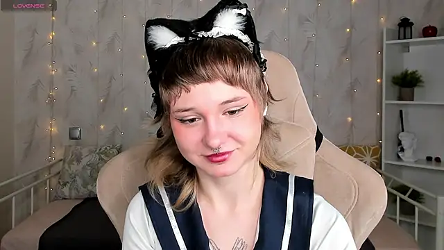 Snapshot of Tori_Cutie chatting on 04/21/26, 12:12 Tori Cutie online show from 04/21/26, 12:12