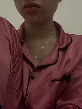 Snapshot of Nguyenha11 chatting on 12/22/25, 09:39 Nguyenha11 online show from 12/22/25, 09:39