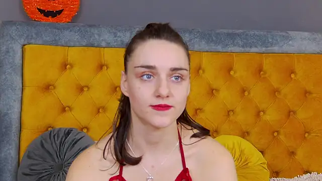 Jessica White  online show from 11/11/25, 04:56