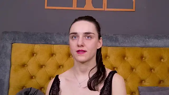 Jessica White  online show from 02/07/26, 04:05