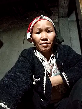 Snapshot of TinTin321 chatting on 12/18/25, 10:54 TinTin321 online show from 12/18/25, 10:54