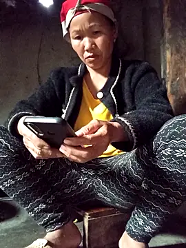 Snapshot of TinTin321 chatting on 12/21/25, 12:40 TinTin321 online show from 12/21/25, 12:40