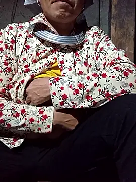 Snapshot of TinTin321 chatting on 12/22/25, 11:13 TinTin321 online show from 12/22/25, 11:13