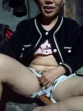 Snapshot of TinTin321 chatting on 01/06/26, 12:09 TinTin321 online show from 01/06/26, 12:09