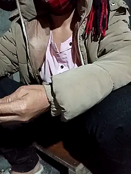 Snapshot of TinTin321 chatting on 02/02/26, 11:42 TinTin321 online show from 02/02/26, 11:42