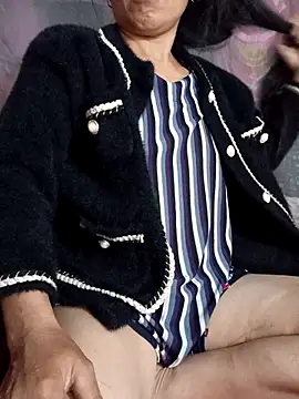 Snapshot of TinTin321 chatting on 02/13/26, 08:49 TinTin321 online show from 02/13/26, 08:49