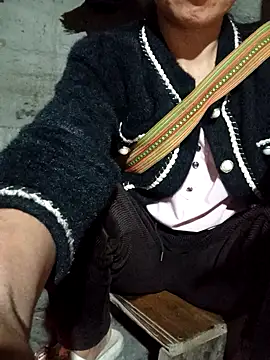 Snapshot of TinTin321 chatting on 02/19/26, 10:22 TinTin321 online show from 02/19/26, 10:22