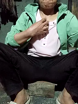 Snapshot of TinTin321 chatting on 02/23/26, 12:35 TinTin321 online show from 02/23/26, 12:35