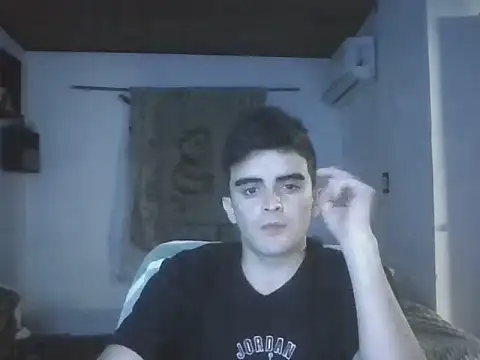 Snapshot of Rodrigo99_9 chatting on 03/31/26, 12:45 Rodrigo99 9 online show from 03/31/26, 12:45