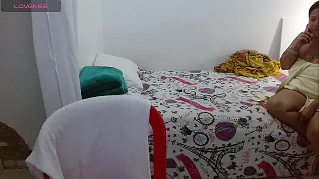Snapshot of 18and45couple chatting on 04/29/26, 07:31 18and45couple online show from 04/29/26, 07:31