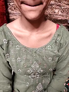 Indian-Aleena online show from 09/29/25, 08:13