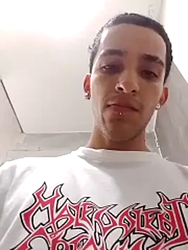 Snapshot of Khalifaxxx chatting on 04/17/26, 06:44 Khalifaxxx online show from 04/17/26, 06:44