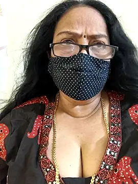 Snapshot of heera-rani chatting on 04/19/26, 05:51 heera-rani online show from 04/19/26, 05:51