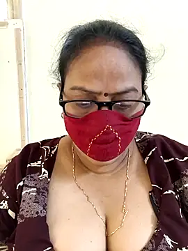 Snapshot of heera-rani chatting on 05/18/26, 05:13 heera-rani online show from 05/18/26, 05:13
