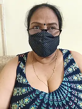 Snapshot of heera-rani chatting on 05/23/26, 08:18 heera-rani online show from 05/23/26, 08:18