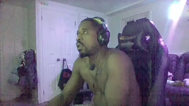 Snapshot of Dico420 chatting on 10/19/25, 02:01 Dico420 online show from 10/19/25, 02:01