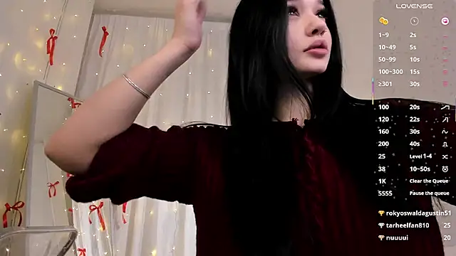 Snapshot of amy_doessss chatting on 12/03/25, 06:28 amy doessss online show from 12/03/25, 06:28