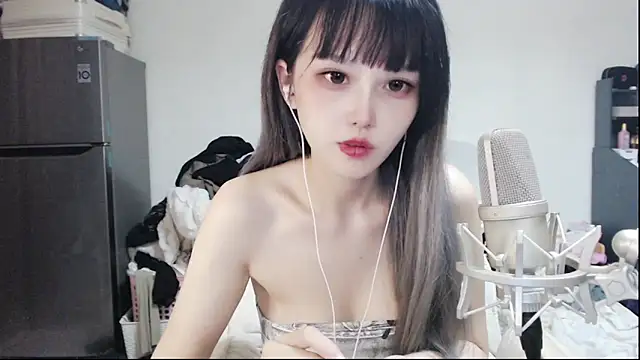 twlilybae online show from 06/19/26, 03:33