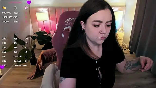 ashton heidii online show from 04/17/26, 11:52