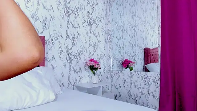 SofiiFoox online show from 11/14/25, 11:20