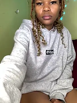 Seductive Yellow Titties online show from 05/30/26, 11:24