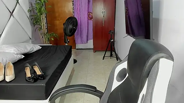 KikaDuque online show from 09/26/25, 06:45