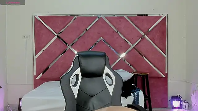 KikaDuque online show from 09/30/25, 07:08