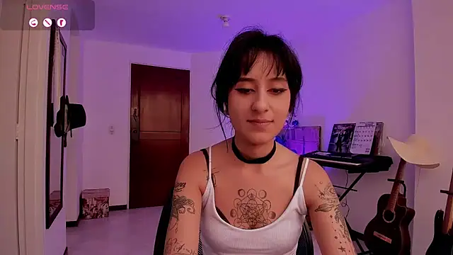 Snapshot of atenea_dragon__ chatting on 06/17/26, 08:32 atenea dragon online show from 06/17/26, 08:32