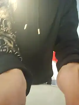 Snapshot of scopamiforte20cm chatting on 10/23/25, 06:50 scopamiforte20cm online show from 10/23/25, 06:50