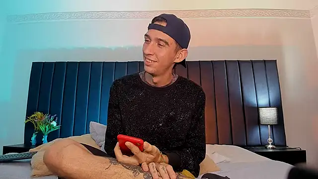 Snapshot of dominik_thompson777 chatting on 10/09/25, 06:55 dominik thompson777 online show from 10/09/25, 06:55